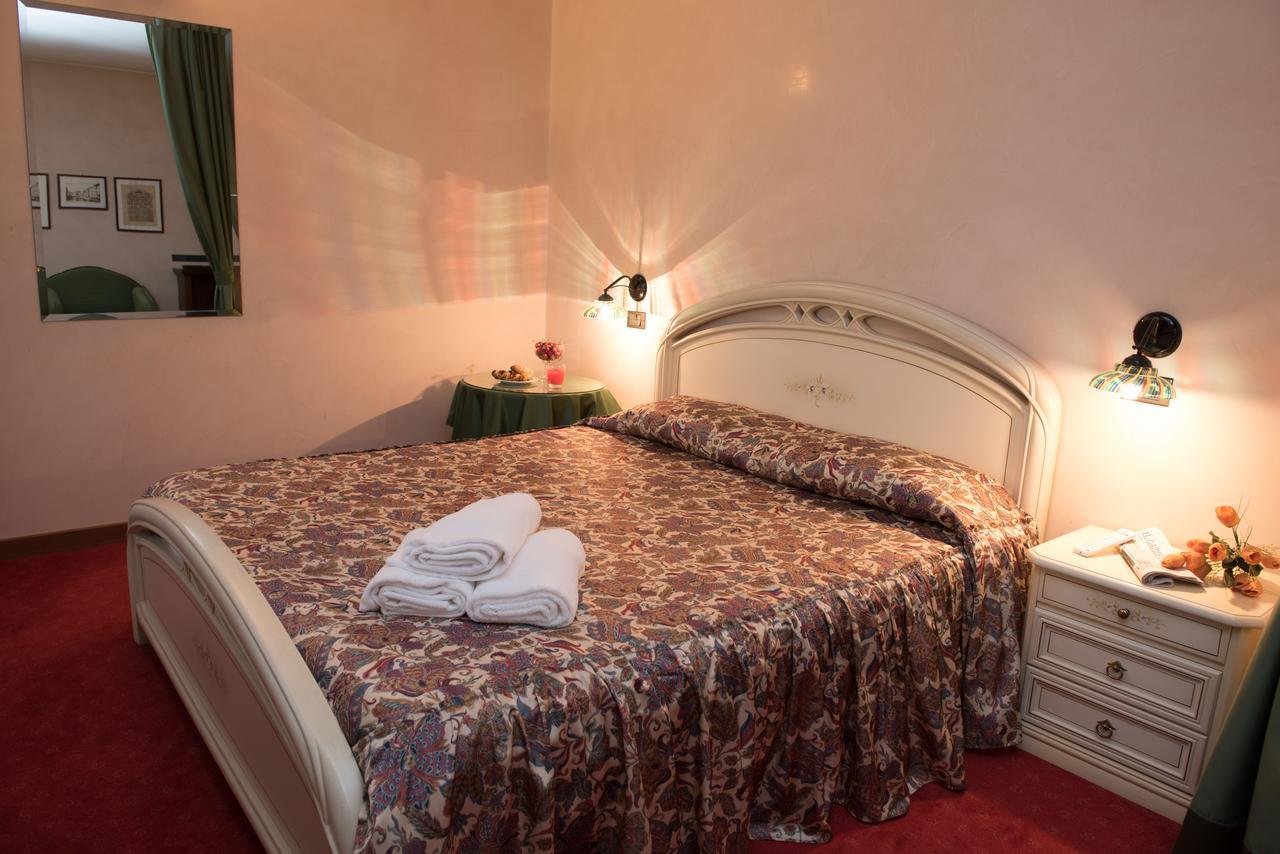 Hotel Tessarin Taglio Di Po Екстер'єр фото