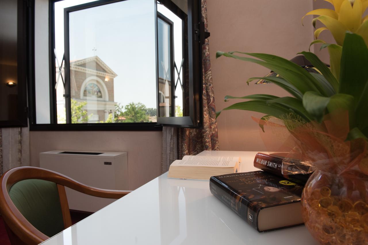 Hotel Tessarin Taglio Di Po Екстер'єр фото